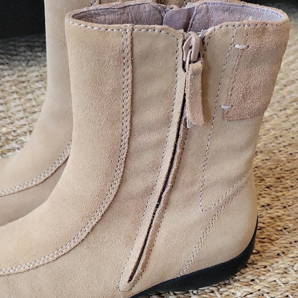 Lands' End Tan Suede Leather Ankle Booties With Double Zippers Size 7. - Picture 5 of 10